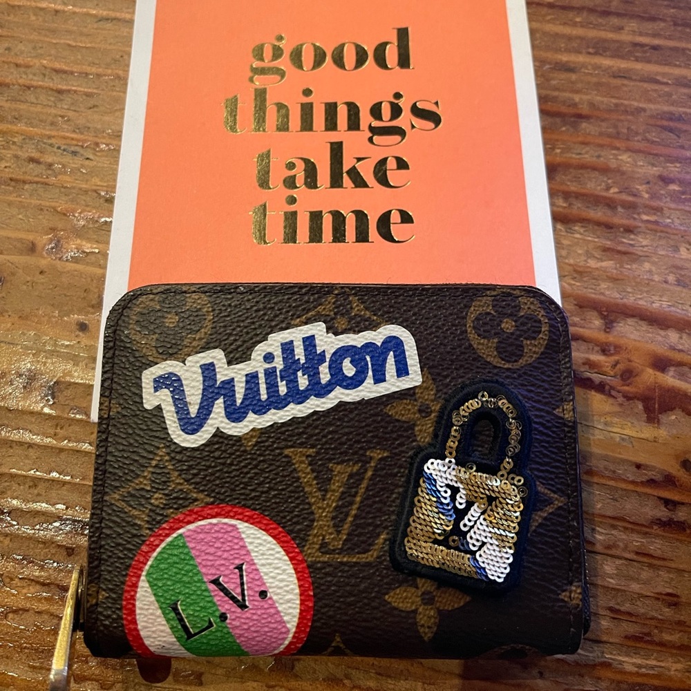Wallet with box